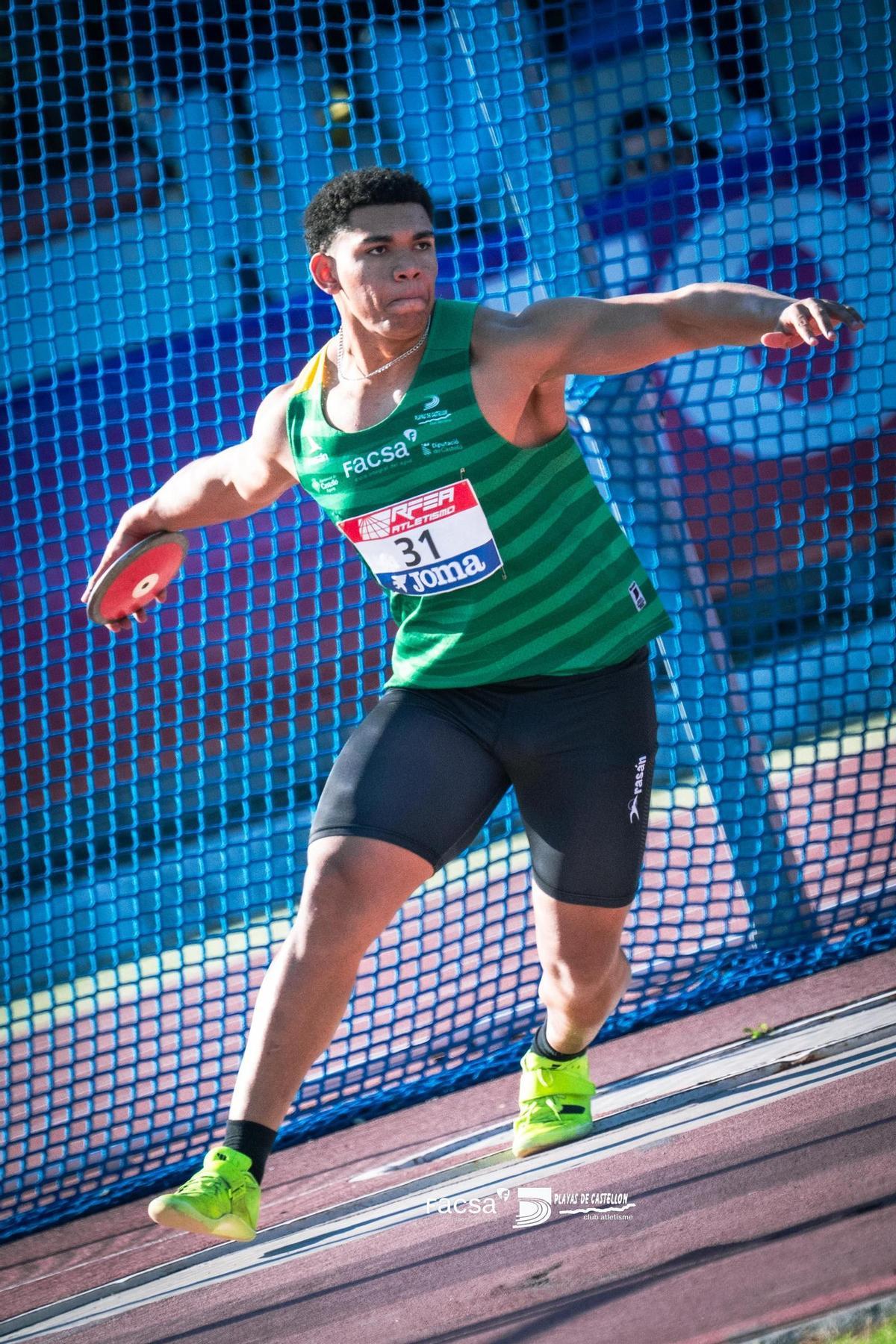 El discóbolo Hugo Casañas, uno de los medallistas en la cita de lanzamientos de Castelló.