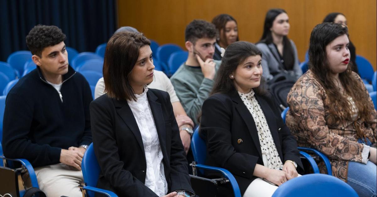 Parte de los estudiantes de la UVigo seleccionados, en el acto de la fundación Princesa de Girona.