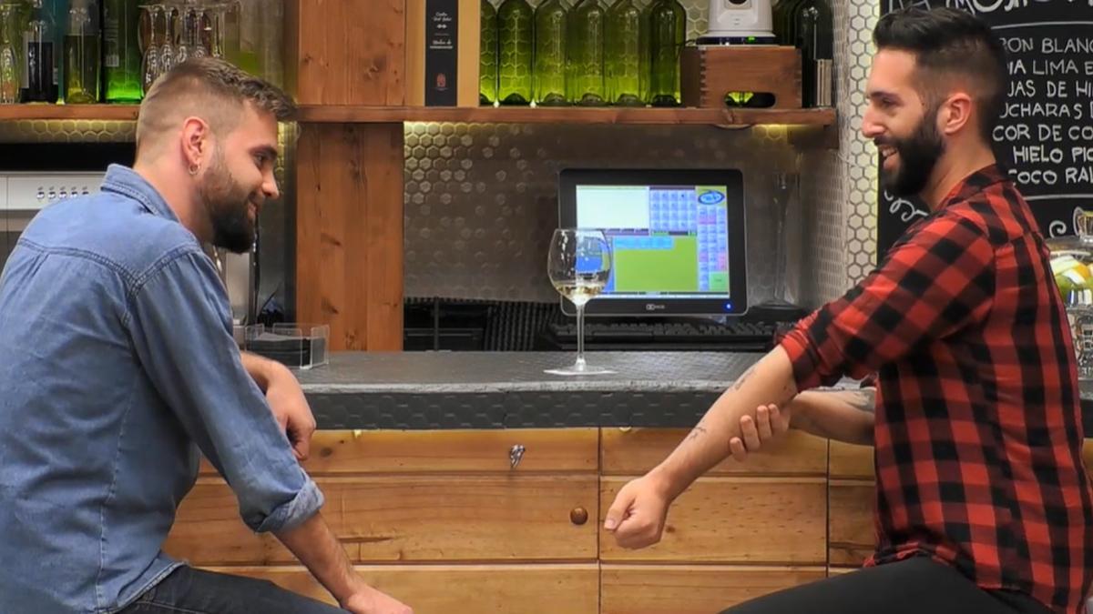 Sergio sorprèn Jordi a ‘First dates’: «És el tatuatge més gai que veuràs en la teva vida» Sergio sorprèn Jordi a ‘First dates’: «És el tatuatge més gai que veuràs en la teva vida»