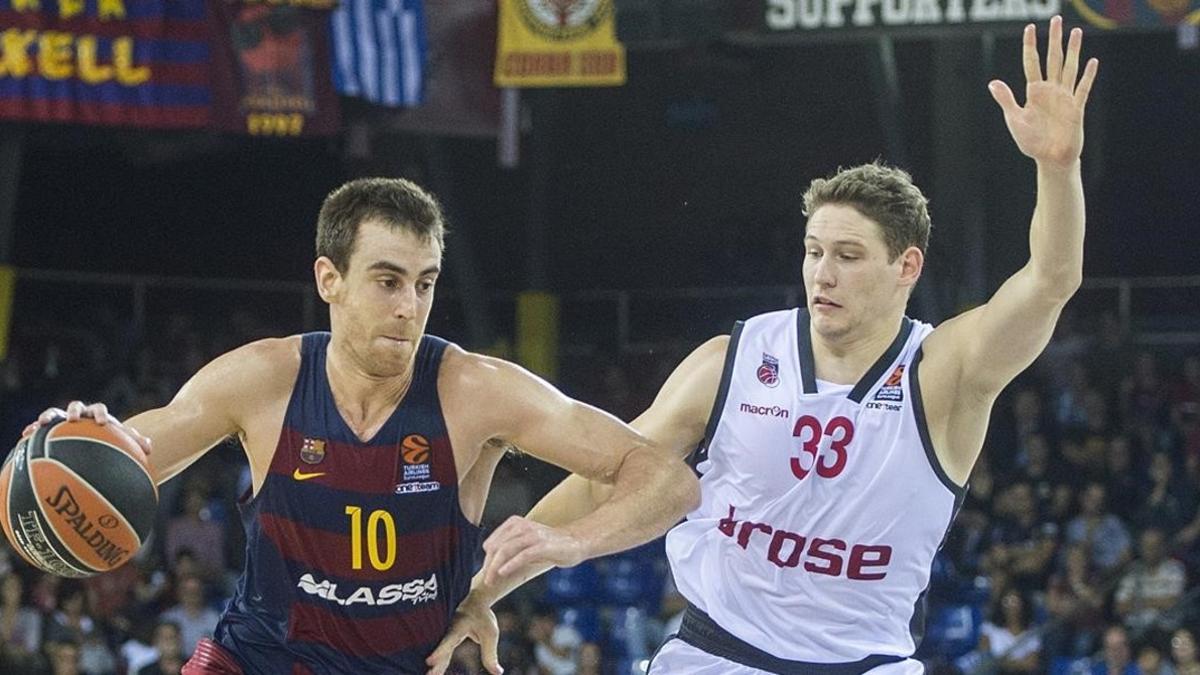 Claver avanza en presencia de Heckman durante el partido