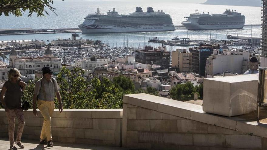 Un anticiclón devuelve la primavera a Alicante para el puente de la Inmaculada