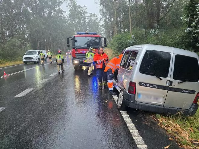 Un herido en una colisión entre dos vehículos en Catoira