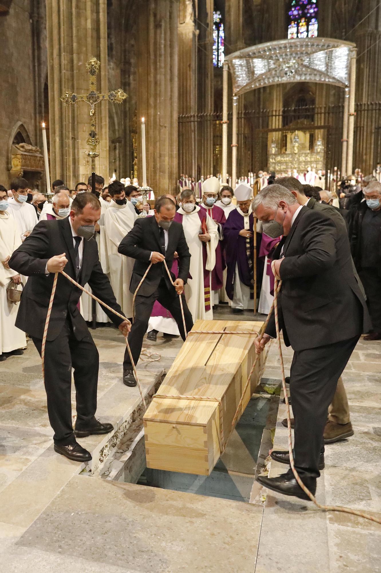 La Catedral de Girona s'omple per acomiadar Francesc Pardo