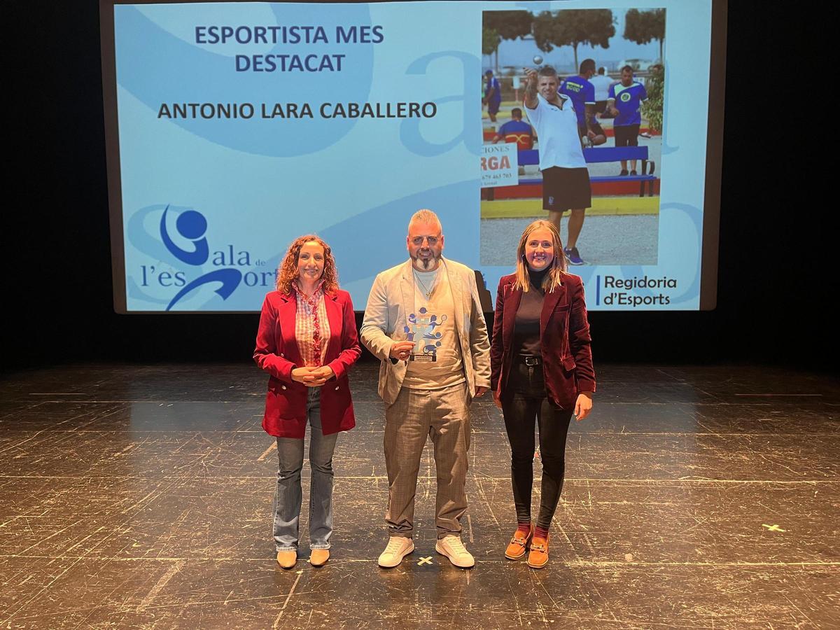 Antonio Lara, premiado por sus éxitos en petanca.