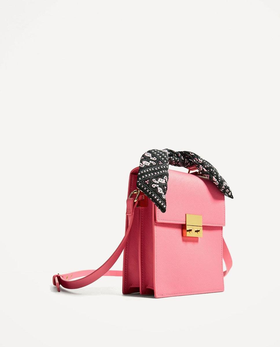 Tendencia 'pink', bolso de Zara (25,95€)