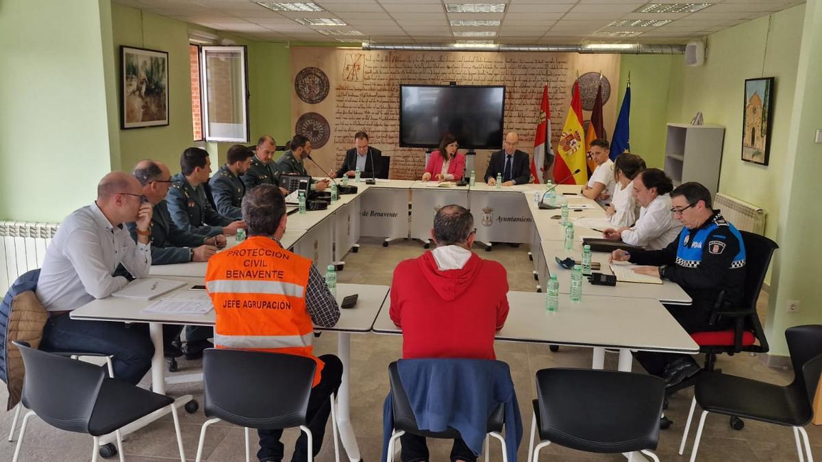 Reunión de la Junta Local de Seguridad en el Ayuntamiento de Benavente.
