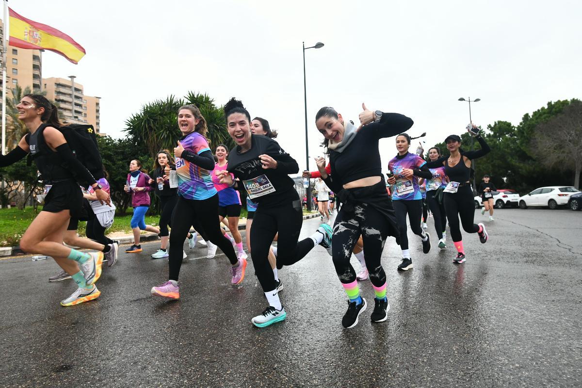 La Carrera 10KFem nació para animar a más mujeres a vivir y disfrutar del deporte, aumentar la presencia de más mujeres en el deporte femenino.