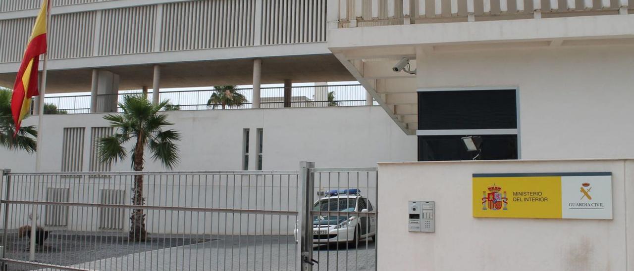 El Ayuntamiento de Orpesa reclama más efectivos de la Guardia Civil (en la imagen, el cuartel) para frenar a los okupas.