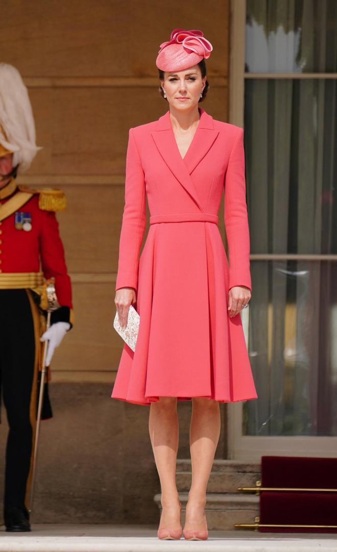 Kate Middleton con vestido coral