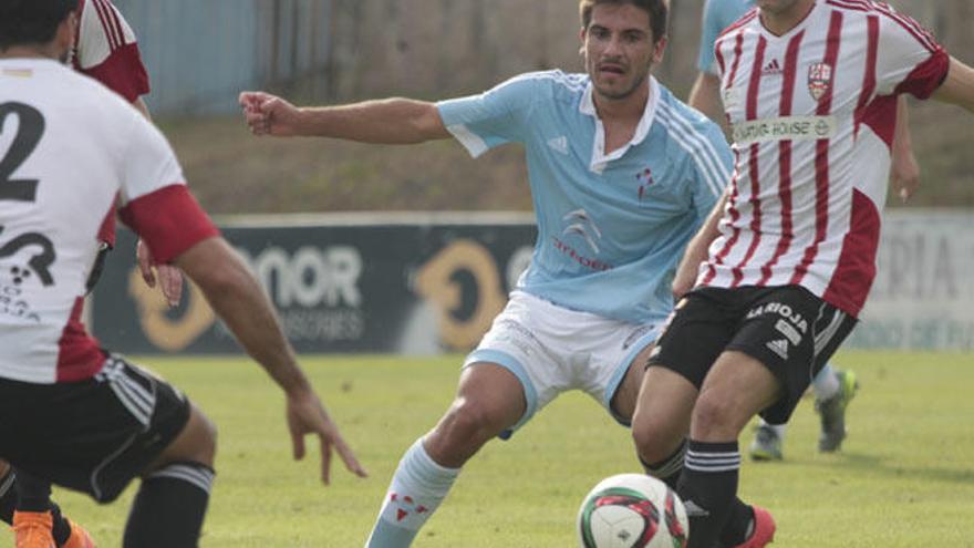 Imagen del partido de la pasada jornada en Barreiro entre Celta B y UD Logroñés. // José Lores