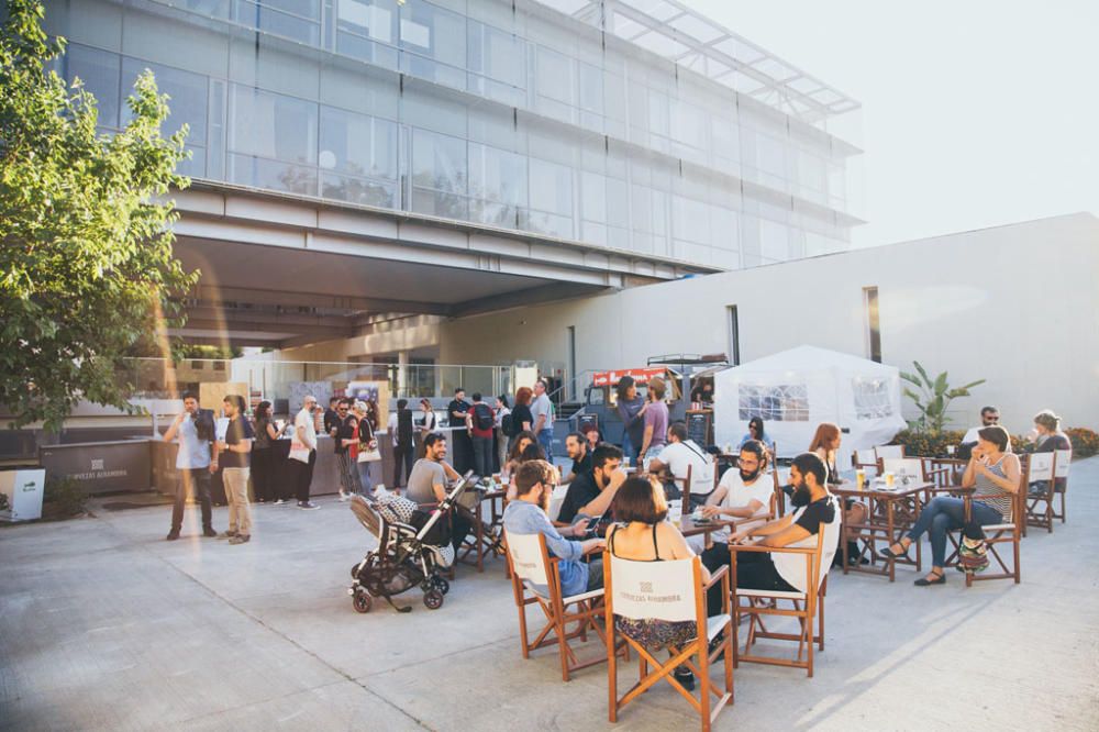 La cita literaria anual de La Térmica acogió a miles de visitantes en torno a las conferencias, conciertos y stands de libreros y librerías de Málaga.