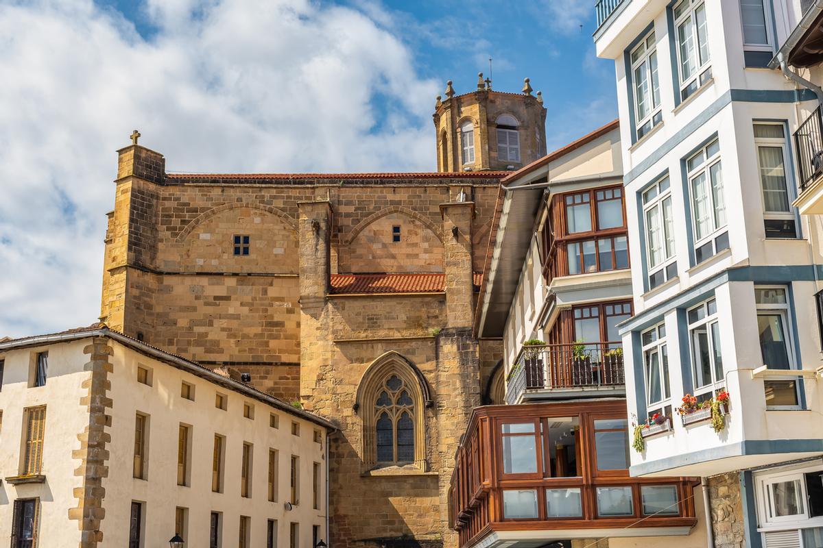 Casas típicas de la zona y conjunto medieval de la histórica ciudad guipuzcoana de Getaria