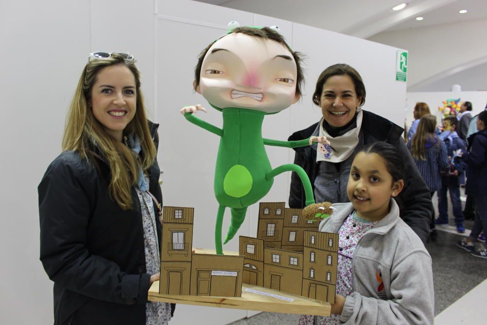 En Fallas de 2017 la "cazamos" en la recogida de ninots infantiles, como fallera mayor de Salamanca-Conde Altea.