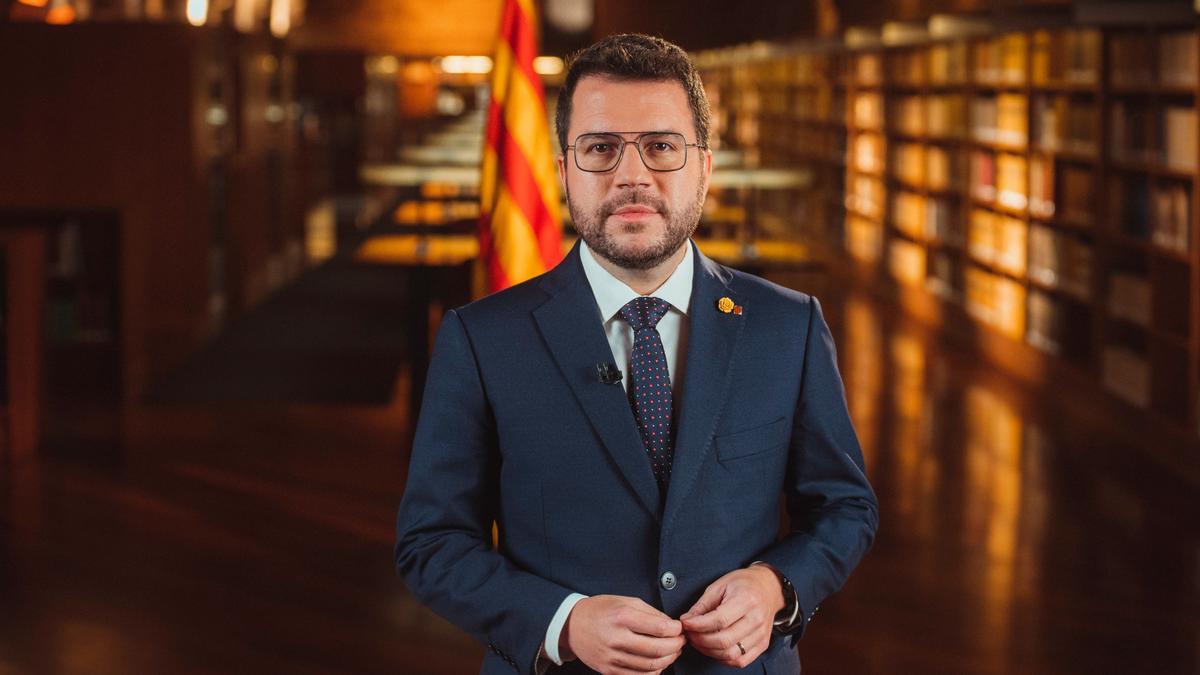 El president del Govern, Pere Aragonès, pronunciant el missatge institucional de Nadal des de la Biblioteca Nacional de Catalunya