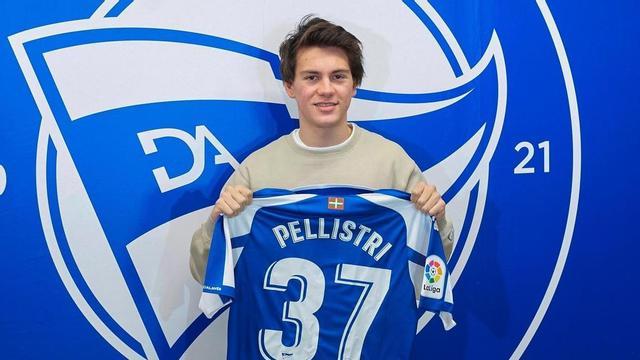 Facundo Pellistri, cedido por el Manchester United al Alavés