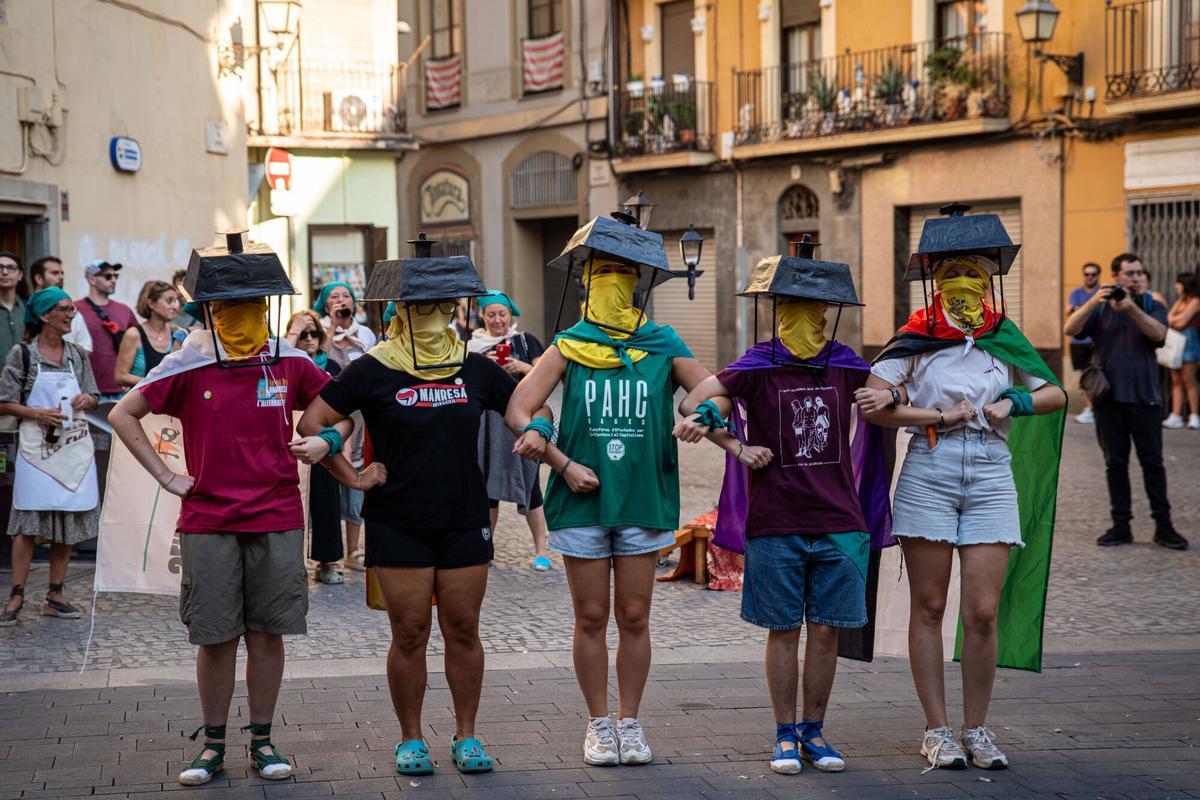 La 35a edició de la Festa Major Alternativa de Manresa arrenca amb l'estrena de la geganta Sibil·la