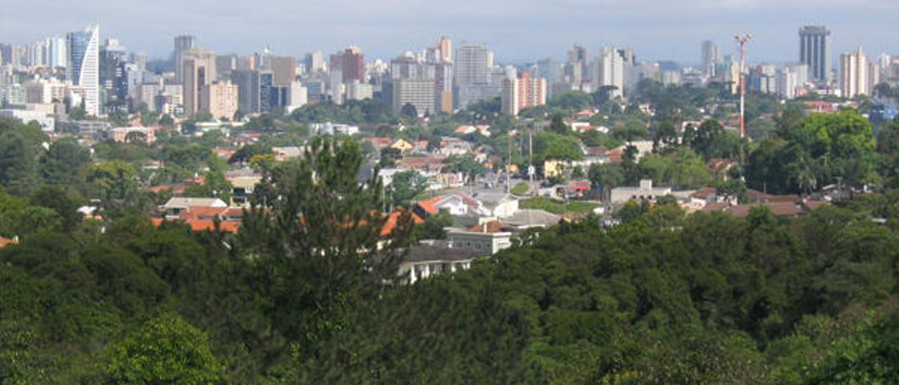 El ecologismo y transporte  de Curitiba seducen a Ribó