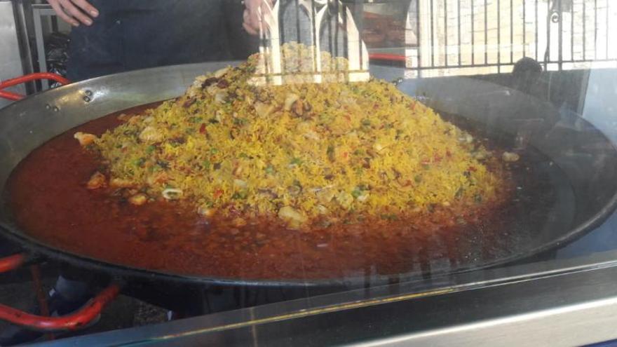 Paella valenciana que parece cuscús en Londres