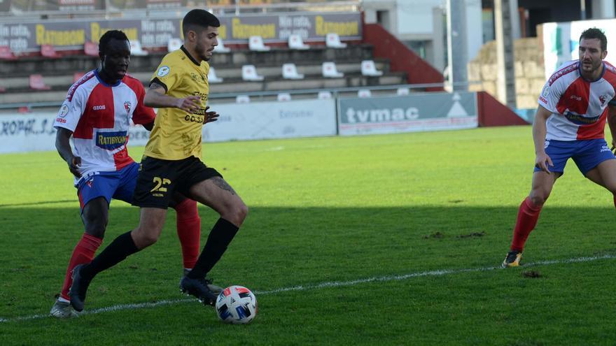 El Arosa se aprovecha de los errores de la UD Ourense