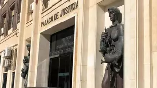 Investigado un colegio por despedir a un profesor tras cobrarle 150.000 euros por hacerlo fijo