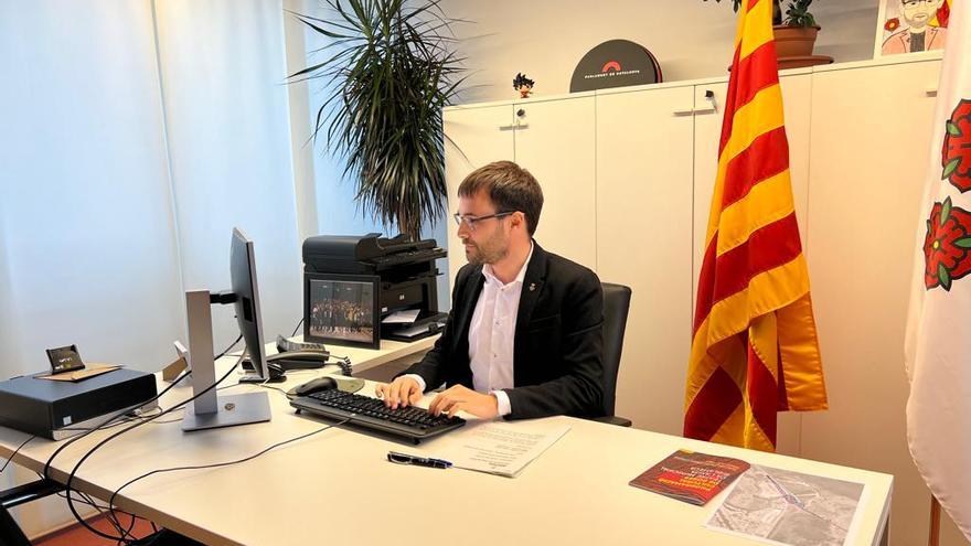 L&#039;alcalde de Roses, Joan Plana, responent en directe als lectors de l&#039;Empordà