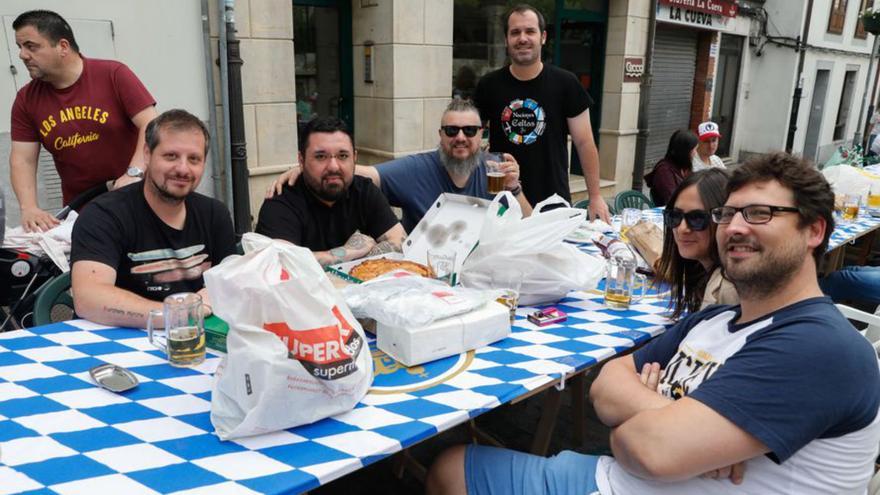 Luanco abre el verano el sábado con una comida en la calle