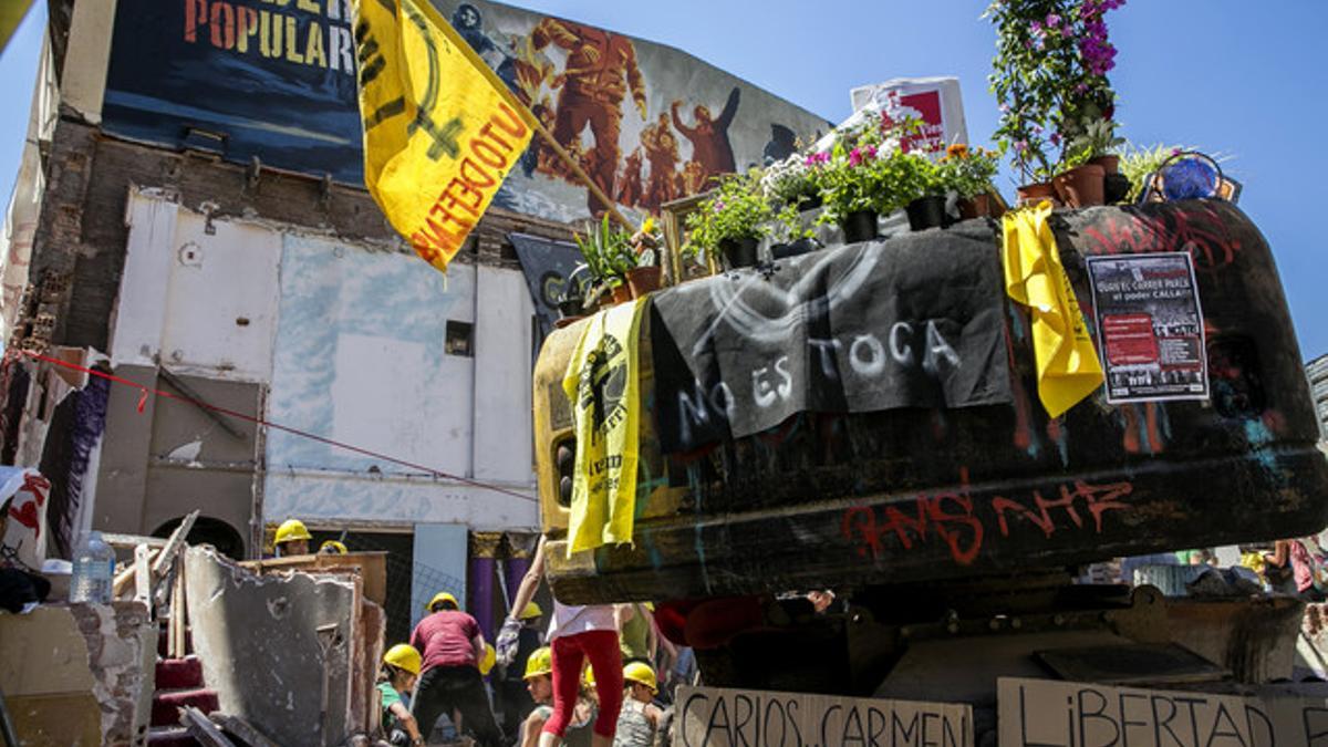 Can Vies decide seguir con la reconstrucción del centro social semidemolido