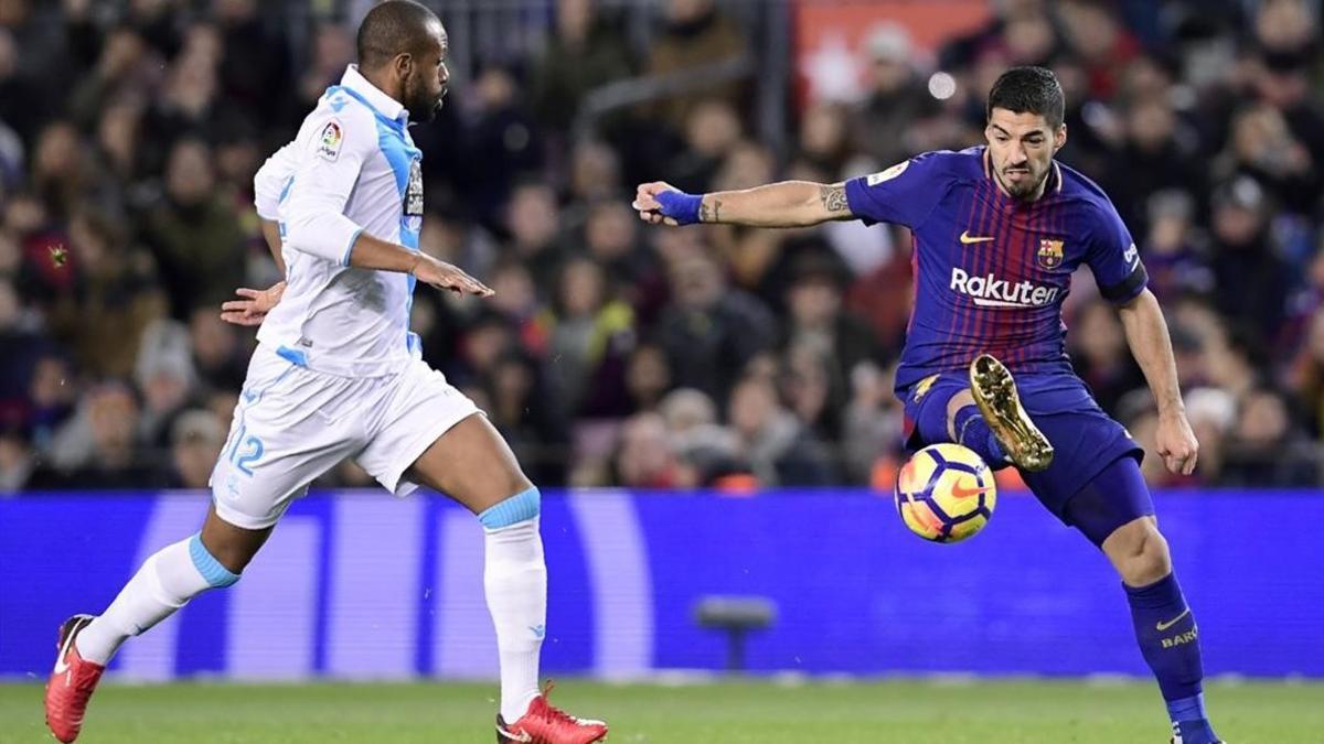 Luis Suárez ha marcado dos goles y le han birlado el tercero.