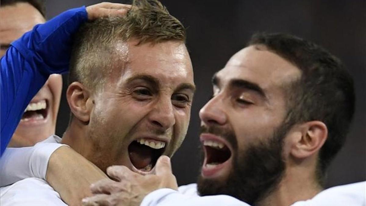 Deulofeu, celebrando eufórico su gol