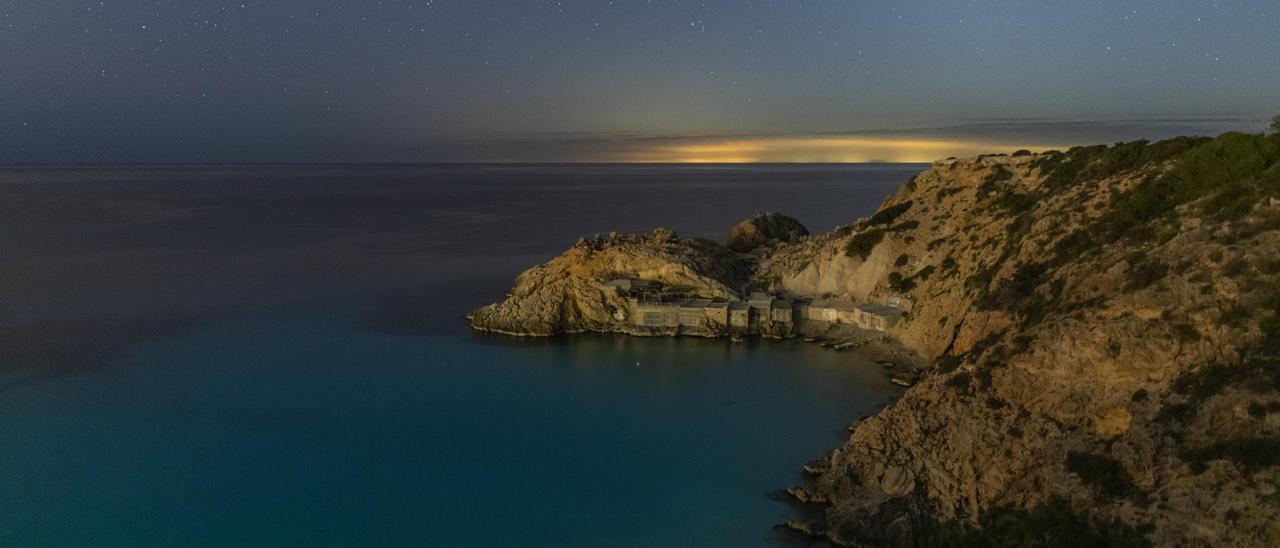 La punta de es Pujolets una hora después del atardecer.