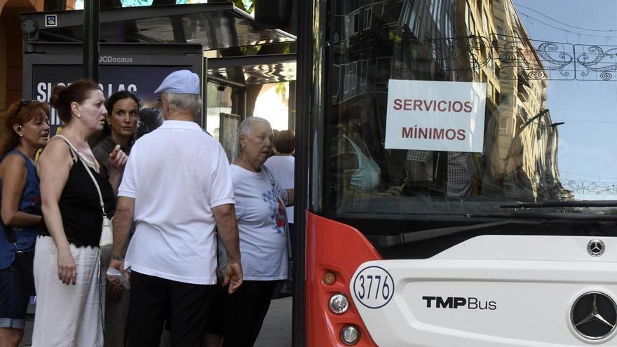 Habrá autobuses para la Romería de Murcia: los trabajadores suspenden el último día de huelga "para no perjudicar a la ciudadanía"
