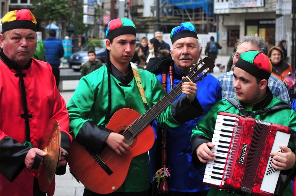 Entroido en Arousa 2016 | La fiesta carnavalera se sobrepone a la lluvia en Vilagarcía