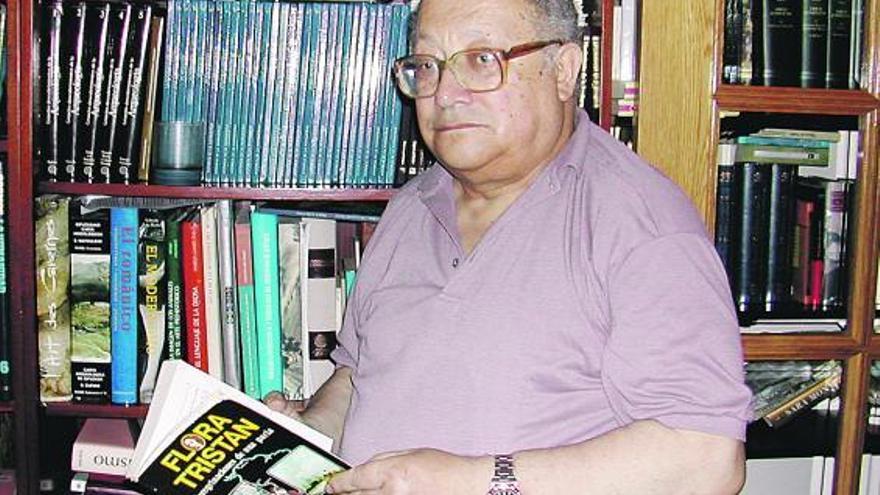 José Manuel Gómez-Tabanera, en su domicilio ovetense, en 2003.