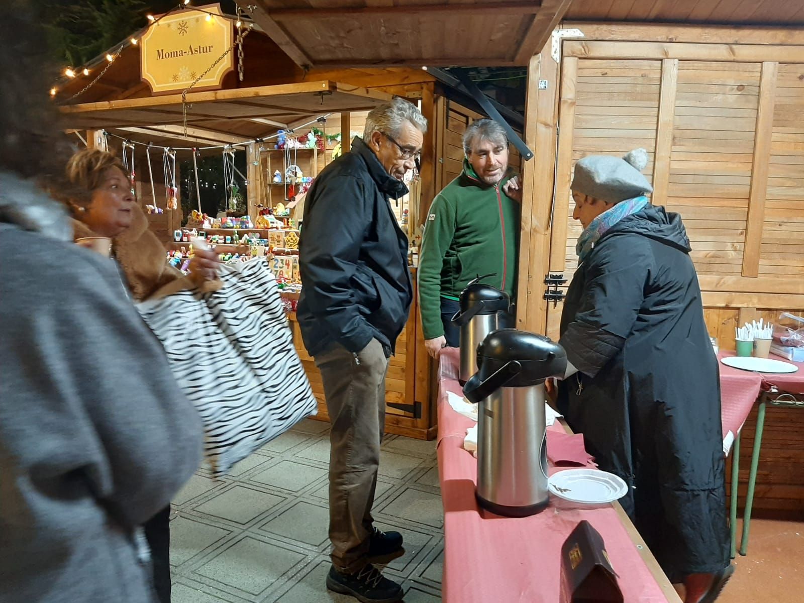 Llanera estrena el  mercadillo navideño: así es la evento en la plaza Cuno Corquera de Posada