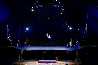 VÍDEO: El Circo del Sol se prepara para el estreno en Gijón de su espectáculo “Kurios”