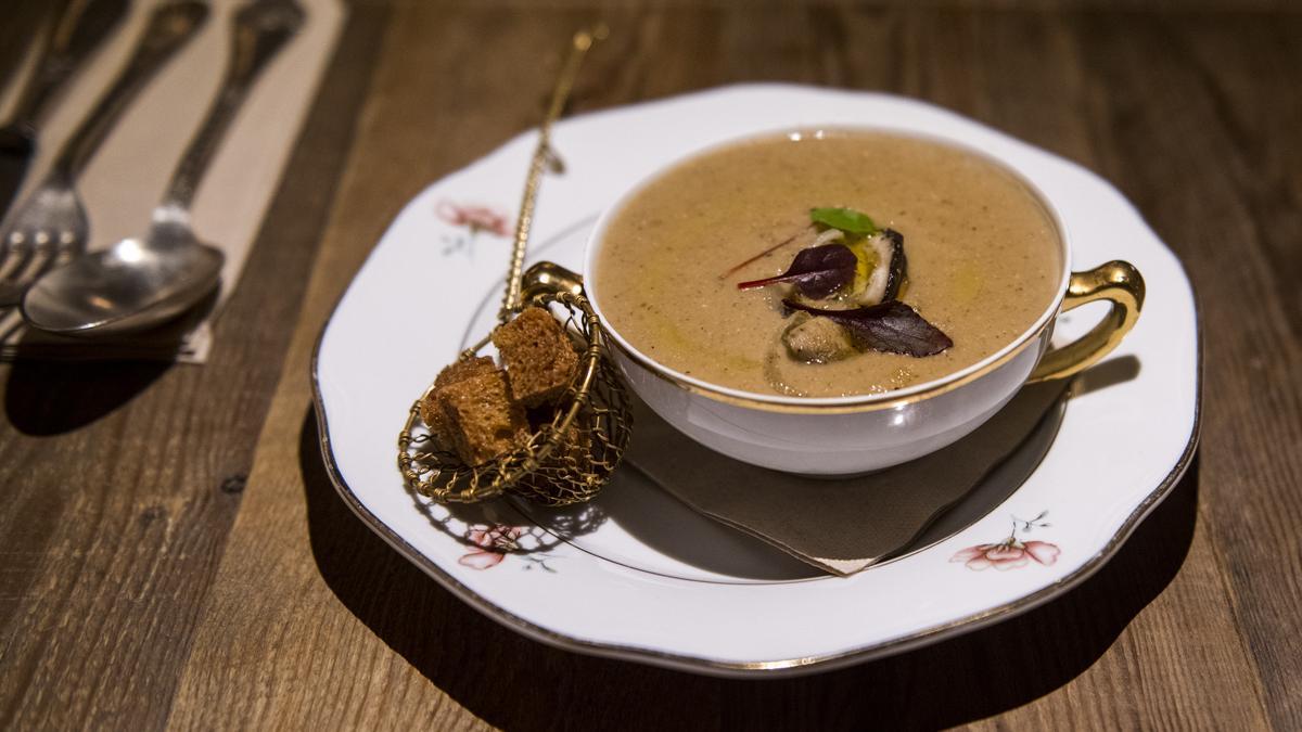 Receta de sopa de setas de Naiara Núñez (La Soperí)