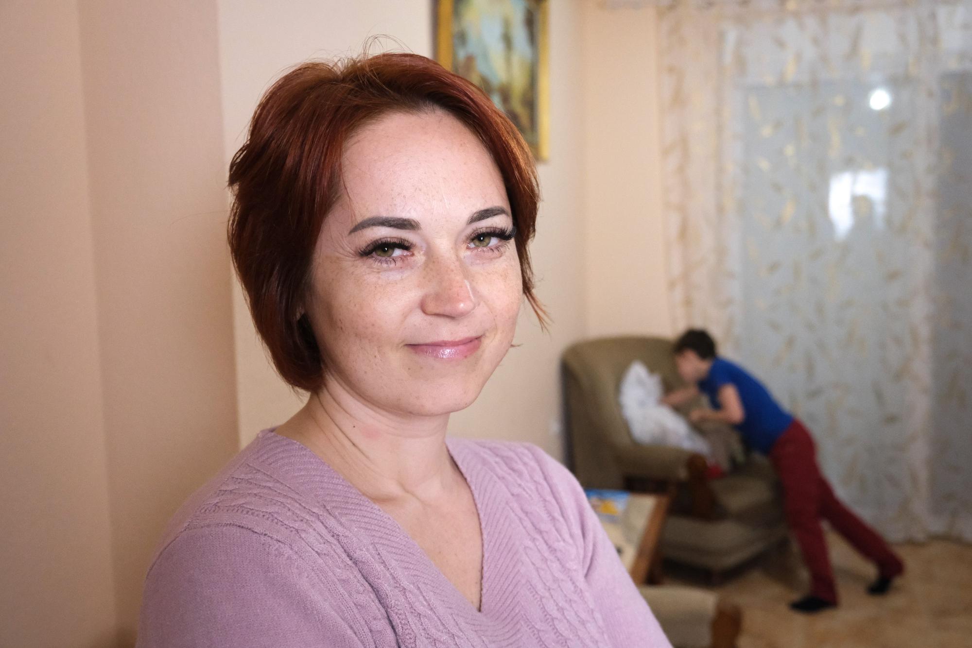 Natalia, rusa residente en Torrevieja ha acogido en su casa a una mujer ucraniana y su pequeño de seis años