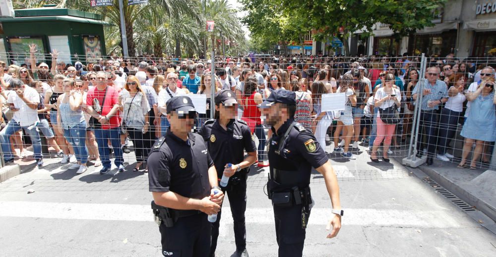 Las mascletàs previas a hogueras arrancan con mucho público y sin incidentes