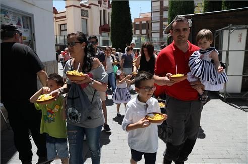 Más de 7000 'cassoletes' en el día de les Calderes de Almassora