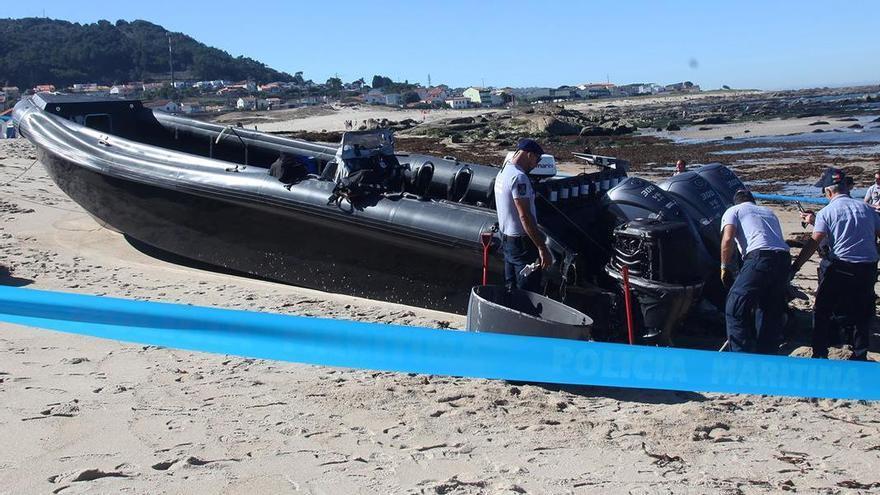 Una narcolancha encalla en una playa de Caminha y detienen a un tripulante