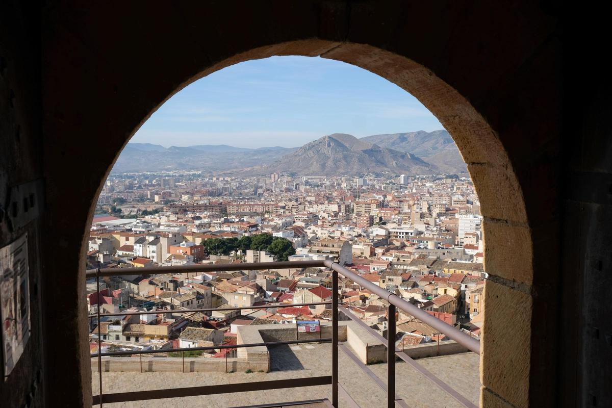 Vista panoramica de Elda y Petrer desde el castillo de Petrer.