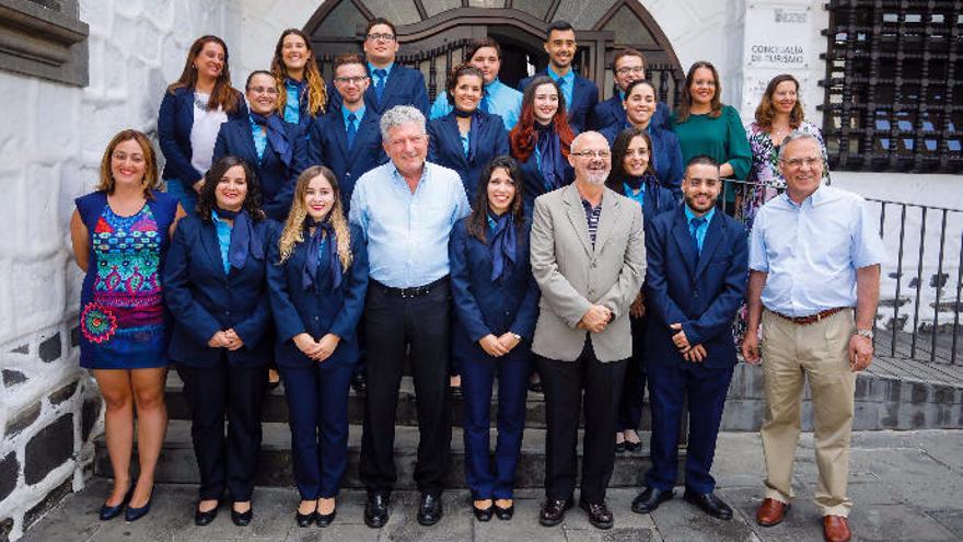 Quevedo con los alumnos del IMEF para el sector turístico.