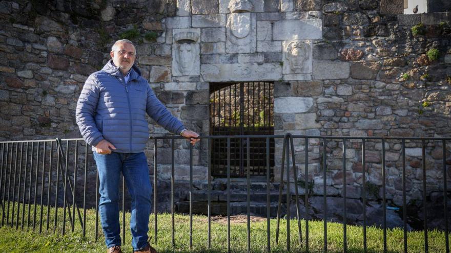 Arturo Abad, en la puerta de San Miguel. |