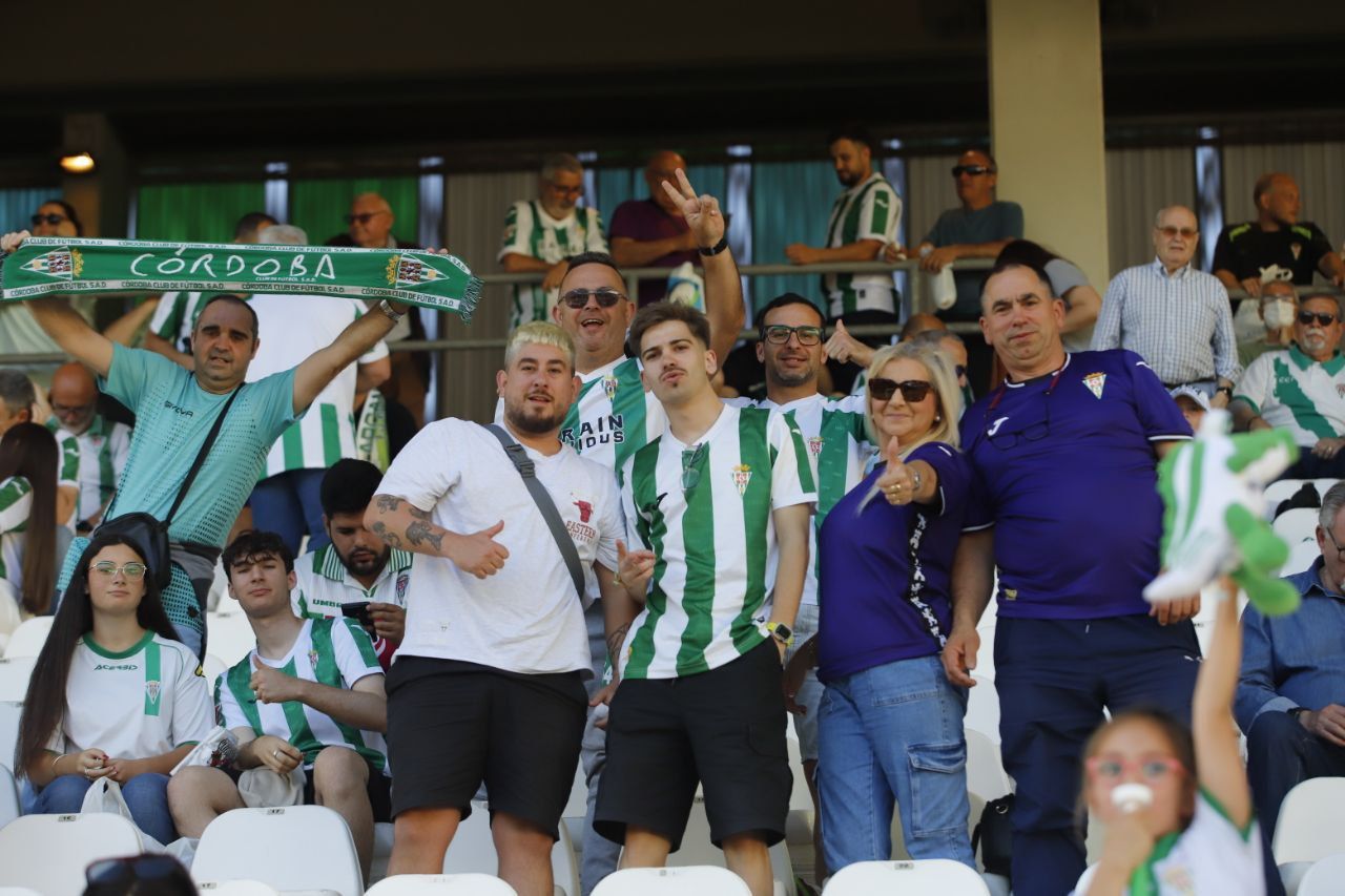 Córdoba CF-Mirandés: las imágenes de la afición en El Arcángel