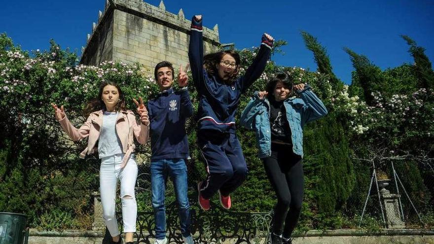 Paula González, Bruno Vila, Uxía Sánchez y Yaiza Torrado son alumnos del colegio Filipense. // Iñaki Abella