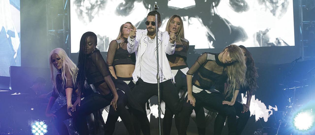 Maluma y sus bailarinas, al inicio de su gira española. // Q. Curbelo