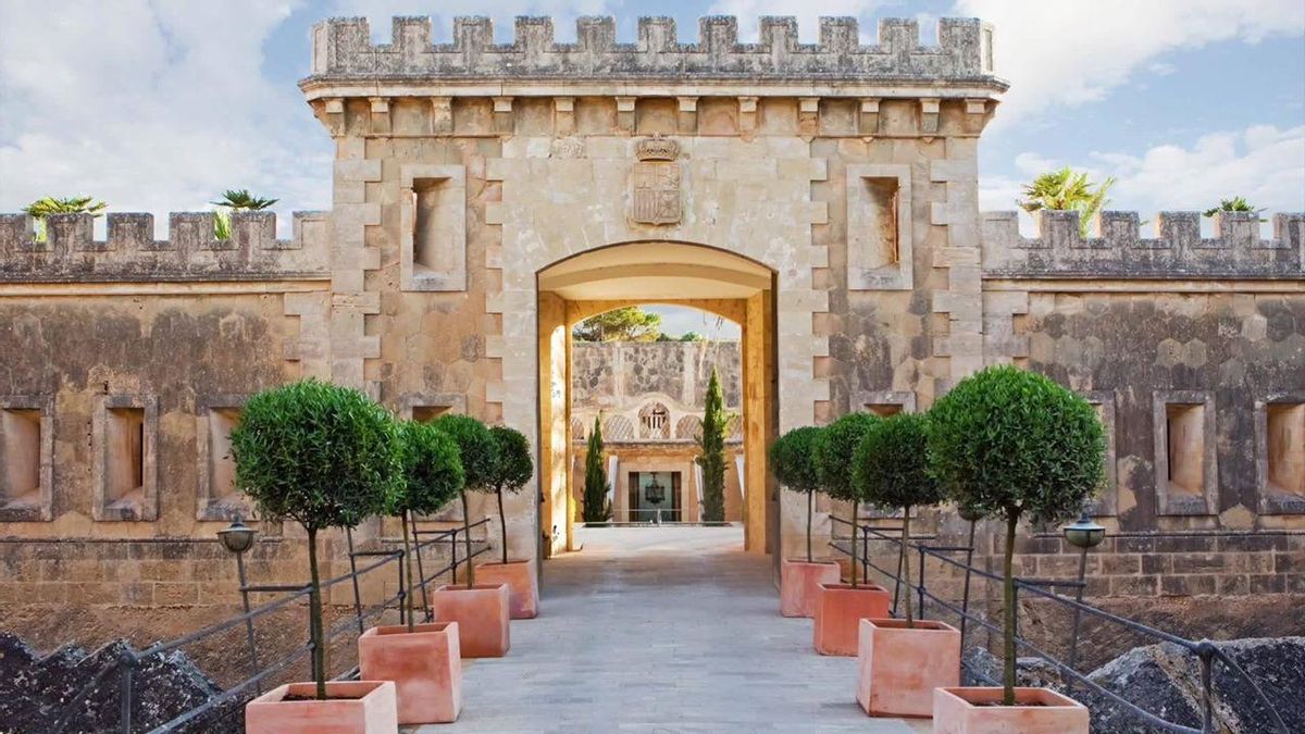 De antigua fortaleza excavada en la roca al lugar más recóndito para veranear con calma en Mallorca