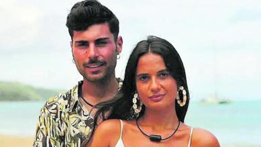 Hugo, gallego de 27 años, y Lara, de 24. Él estuvo en ‘GH15’.  | | EL DÍA