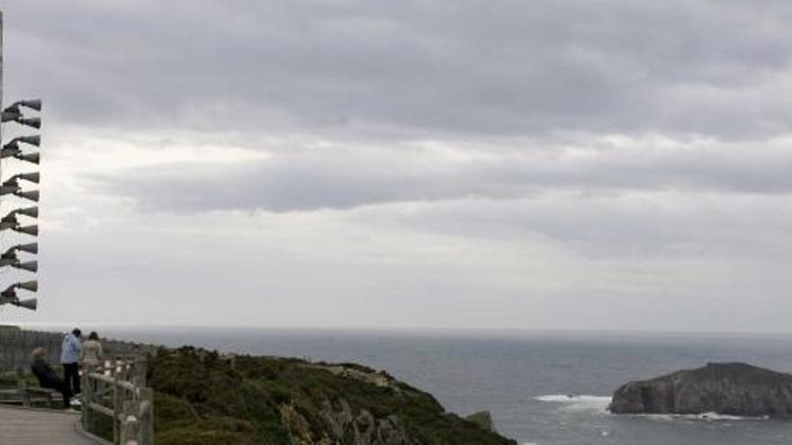 Vista, ayer, de las bocinas ubicadas en el Cabo Peñas.