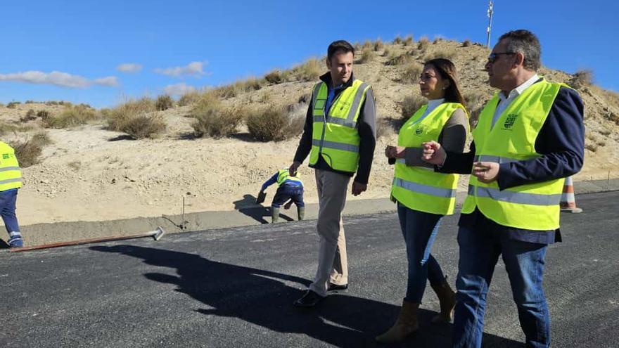 Avanzan las obras de acondicionamiento del camino rural Contiendas-Jaira en Abanilla
